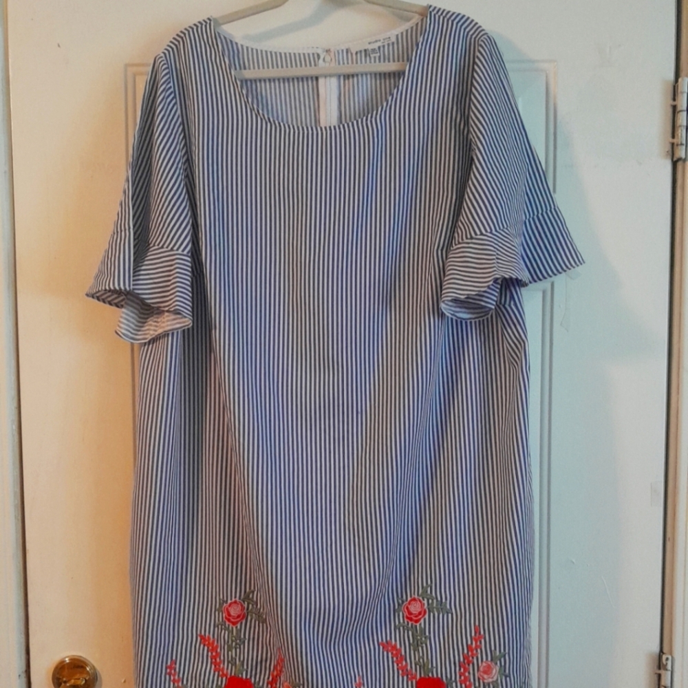 Studio One 18W Seersucker blue dress.